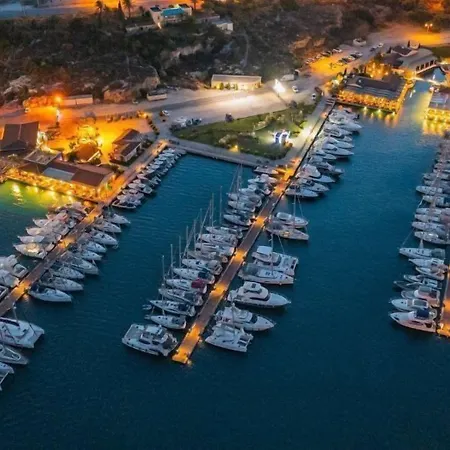 Zena Adults Only מלון